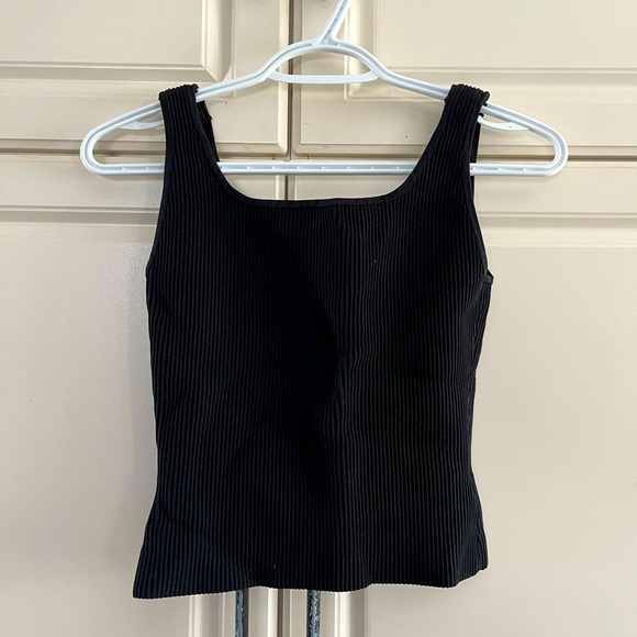 Aritzia top BUNDLE - Picture 1 of 5